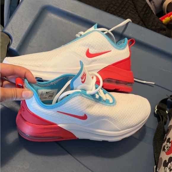 Nike shoes - Picture 1 of 2